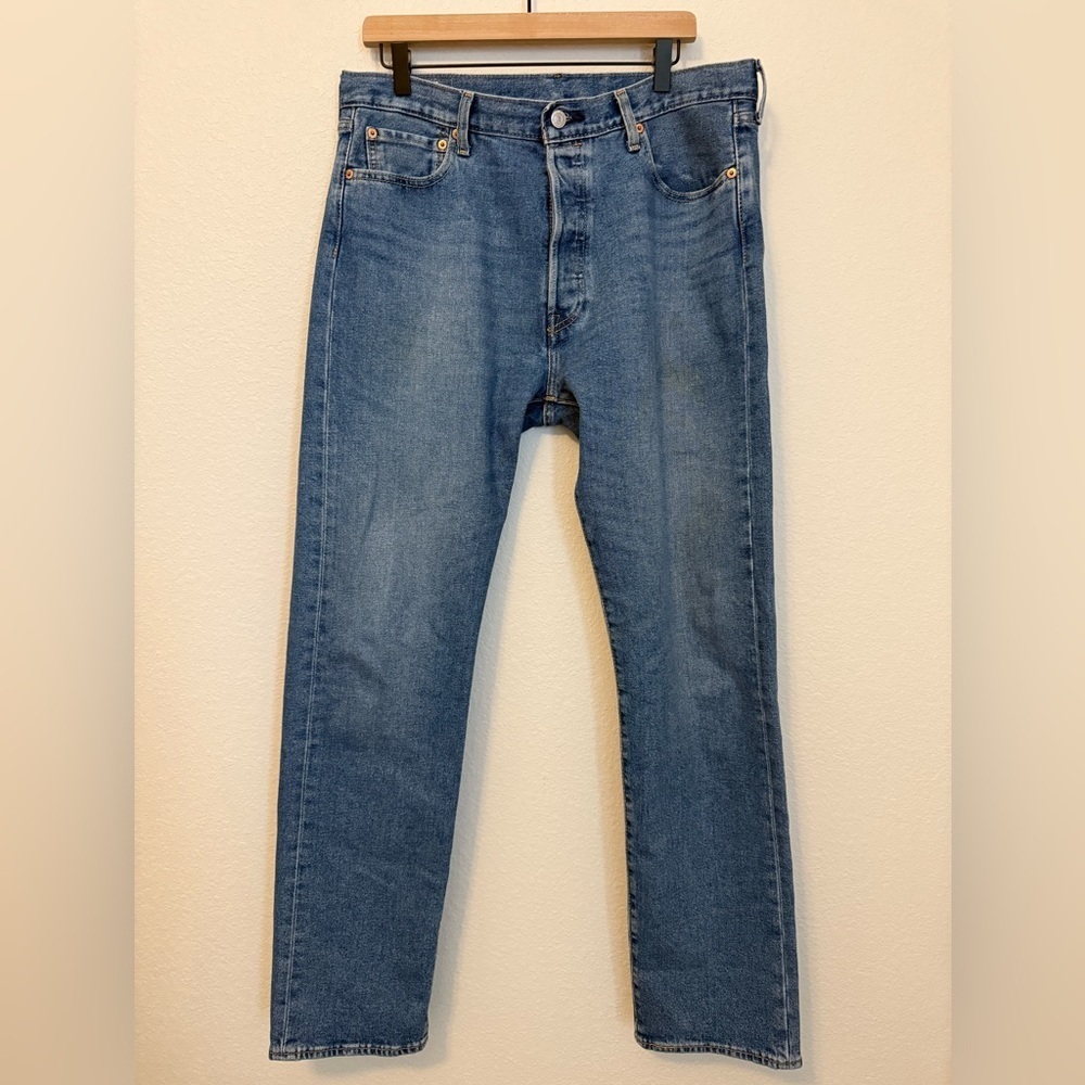 Levi’s 501 Original Fit Men’s Jeans 35x34 Light Wash Straight Leg